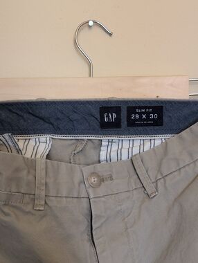 GAP Men’s Slim Fit Chinos - Tan 29 x 30